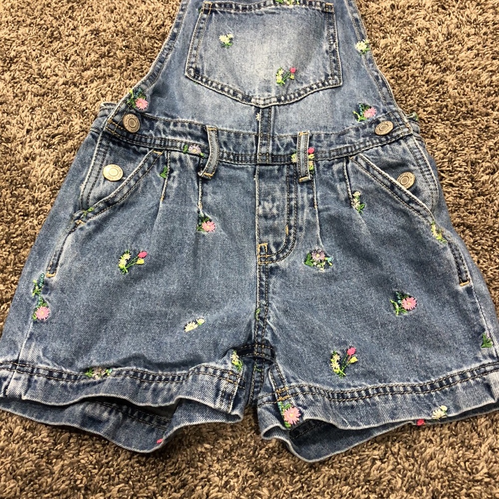 GAP Denim Girls Overall Floral Shorts Size Small - Picture 2 of 7
